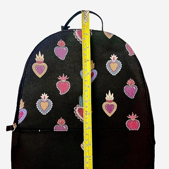 W Capsule Backpack with adjustable straps. Heart print on black material. - Picture 15 of 16